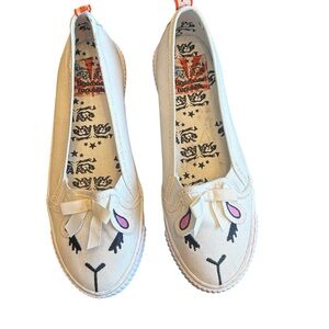 Tiger Beat Republic Canvas Slip On Bunny Lamb White Casual Shoe 7.5
